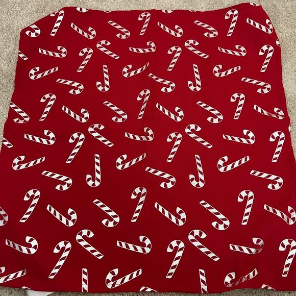 Nicole Miller Candy Cane Napkins Red Silver Set of 7 Holiday Christmas Hosting - Picture 3 of 9
